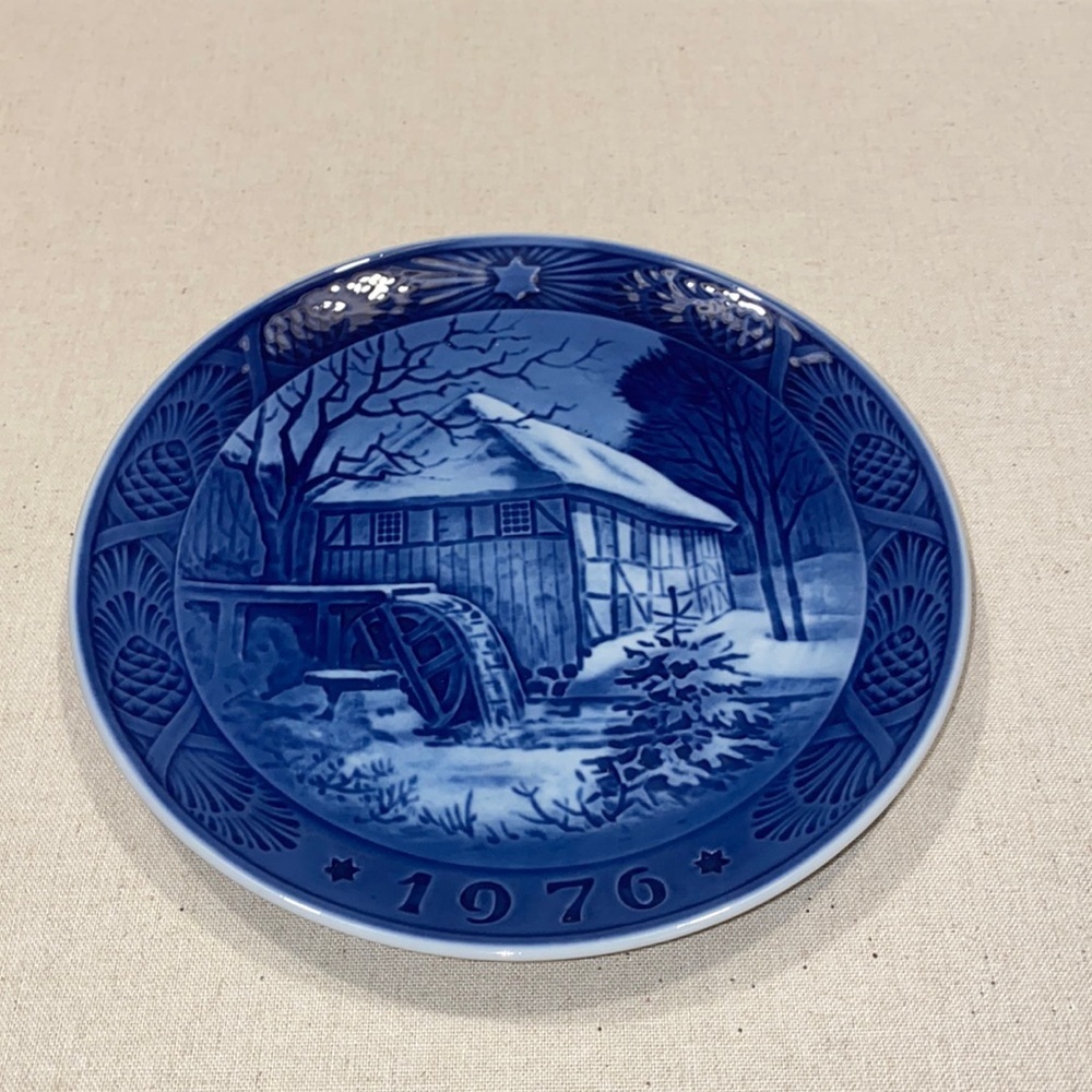 1976 Royal Copenhagen Christmas plate